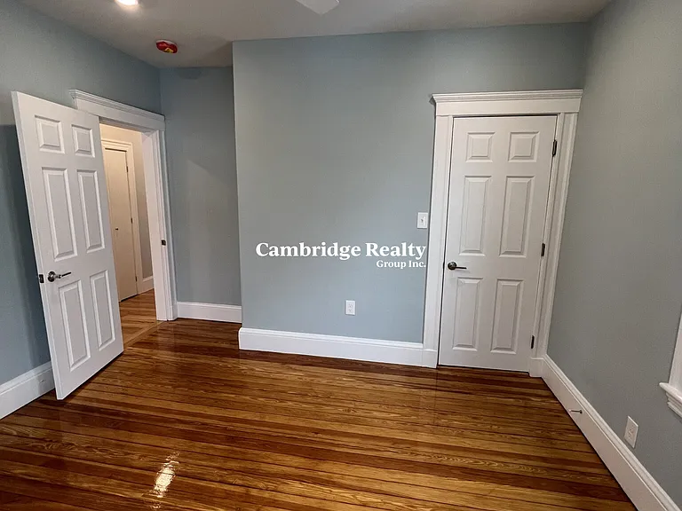 11 Burnham St #2T — Photo 13