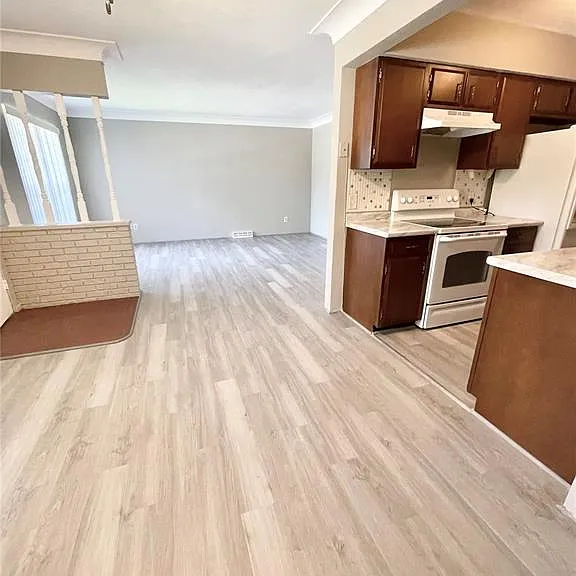 113 Derbyshire Dr — Photo 6