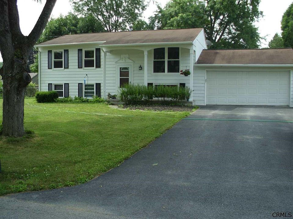 1st image of 7 Worden Dr