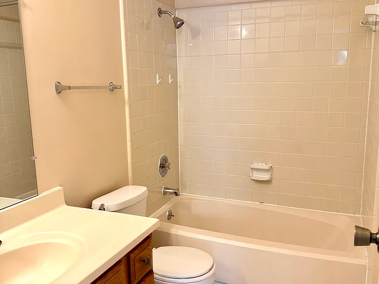7703 Cambridge St — Photo 9
