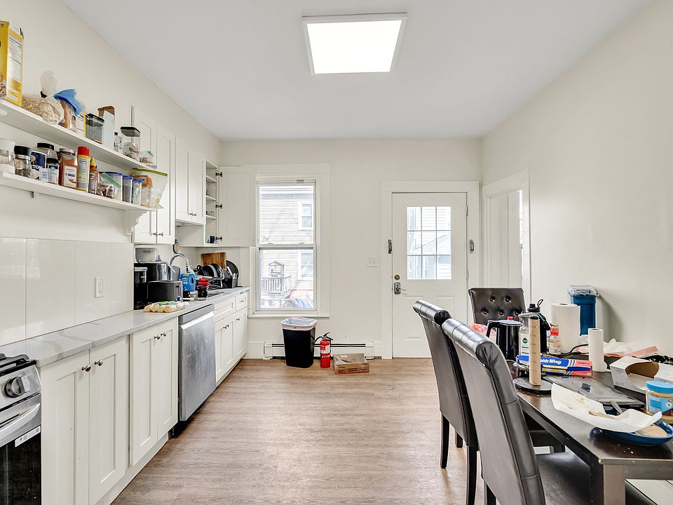 1st image of 22 Ashford St #22