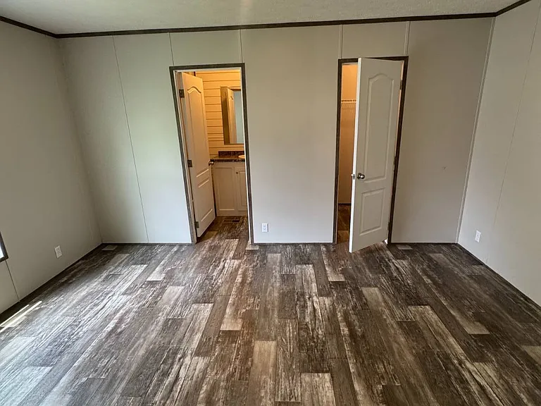 269 Manchester Ave — Photo 9