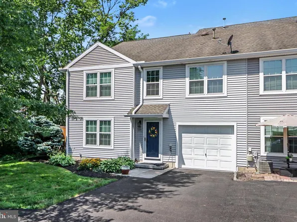 1320 N West St, Carlisle, PA 17013