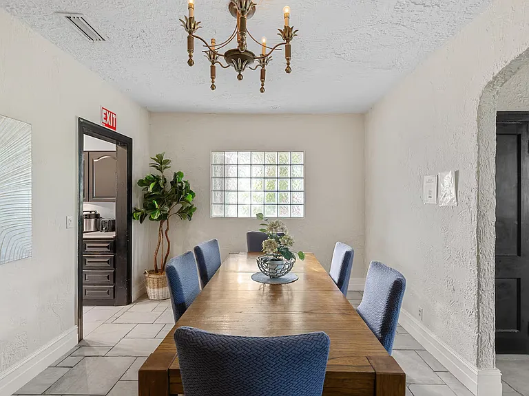 1134 Harrison St — Photo 13