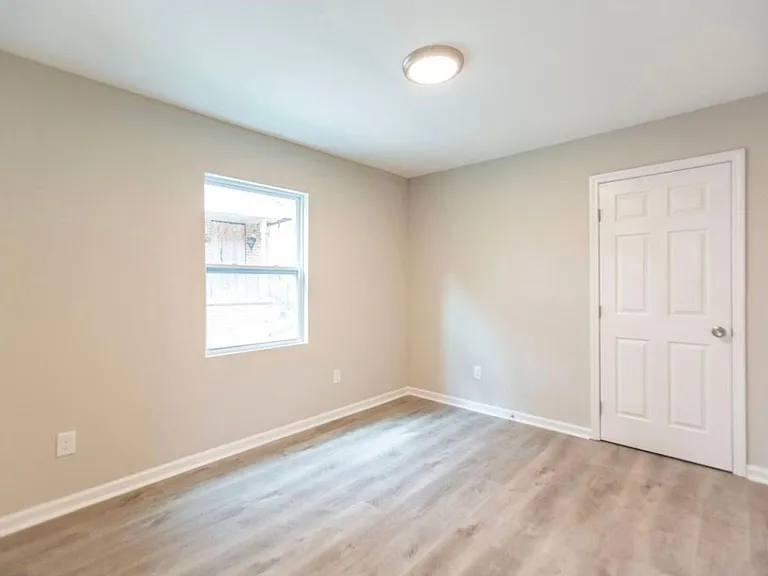 199 Troy St NW — Photo 6