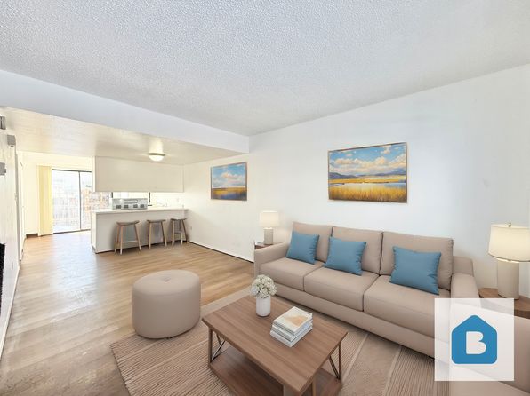 43 Royal Crest Dr APT C