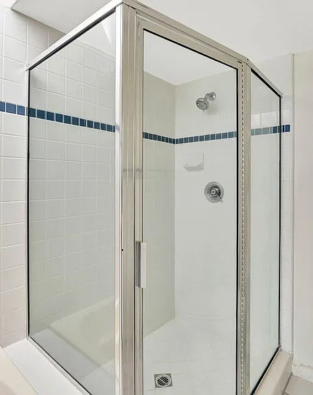 811 21st St #3 — Photo 37