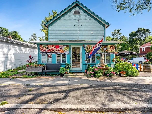 55700 Route 25, Southold, NY 11971