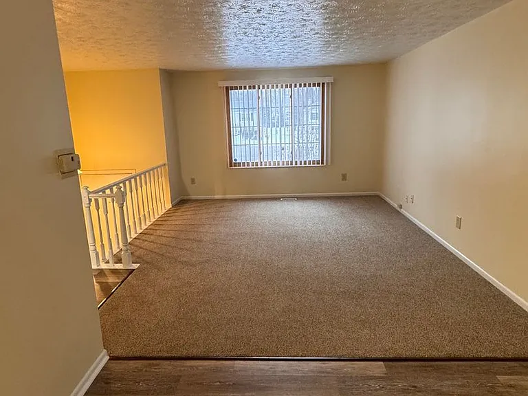 300 Pegotty Ct NE — Photo 3