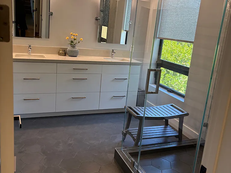 Primary Bathroom (Downstairs)
