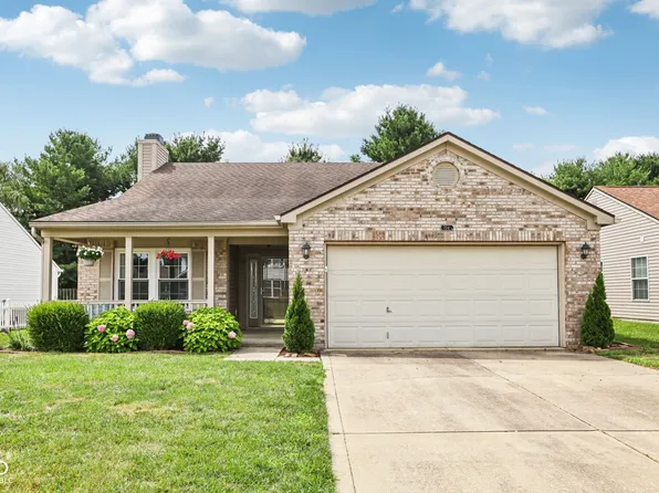 704 Bluff Creek Dr, Fortville, IN 46040