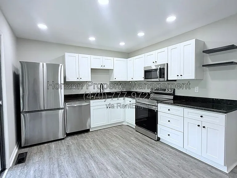 4030 Hidden Hollow Dr #A — Photo 4