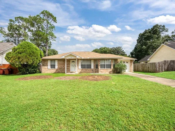 210 Water Oak Ln, Crestview, FL 32539