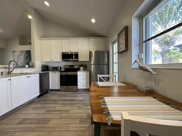 49 Douglas Dr — Photo 23