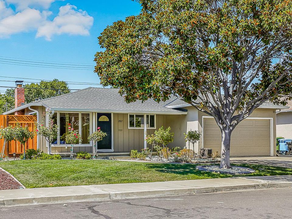 1st image of 2807 Barcells Ave