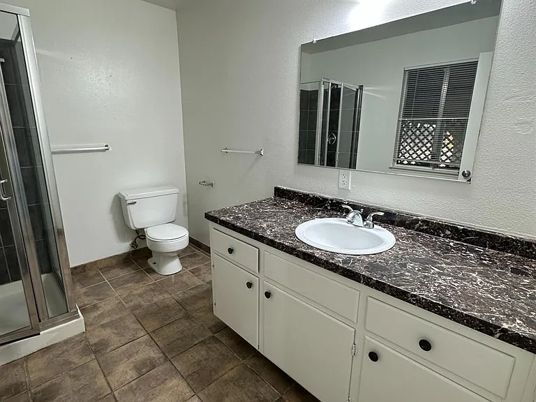 707 N Villa Ave — Photo 20