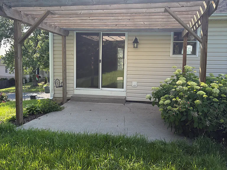 1530 Gilmer Cir — Photo 8