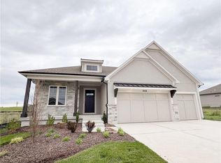 8166 Valley Rd, Lenexa, KS 66220