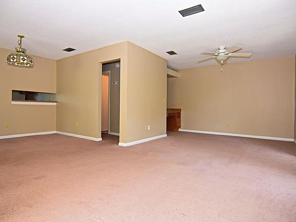 4th image of 11002 Redberry Way