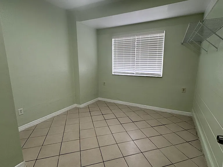 5352 Vance Ave — Photo 3