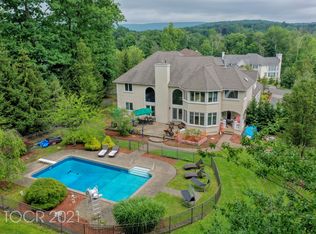 24 Greenwich Ave, Central Valley, NY 10917