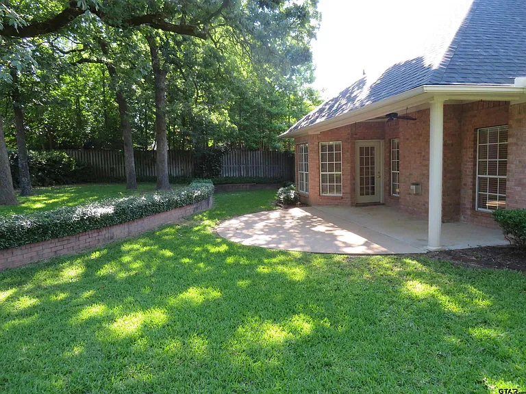 2908 Plymouth Cir — Photo 22