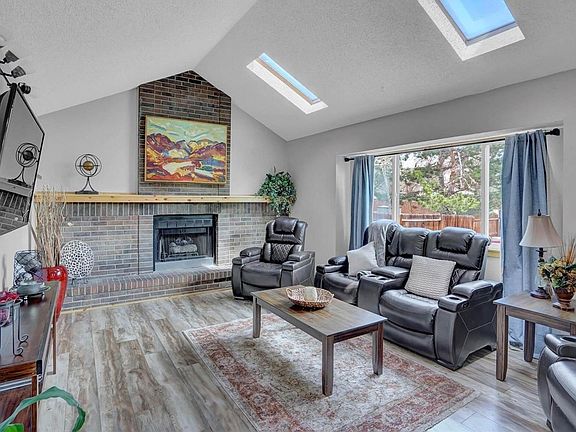3rd image of 7655 Hickorywood Dr