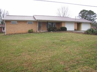 745 Spring Rd, Lenoir City, TN 37771