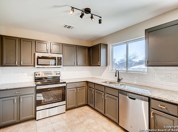 5th image of 4038 Privet Pl
