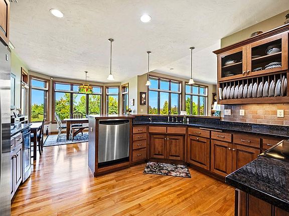 5th image of 7612 Brooks Ln #14