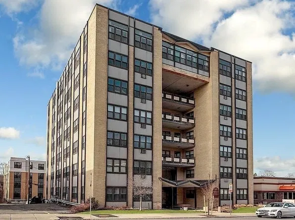 340 Main St APT 305, Melrose, MA 02176