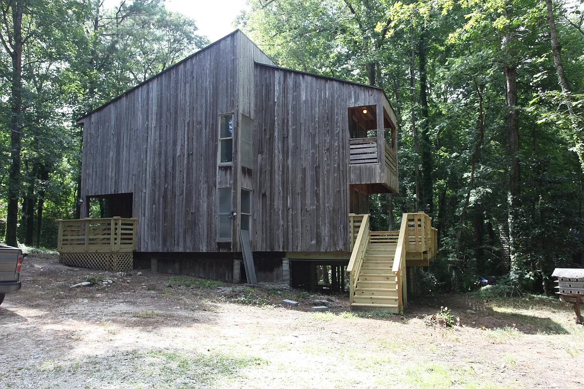 Building Photo - 1323 Hickory Ln