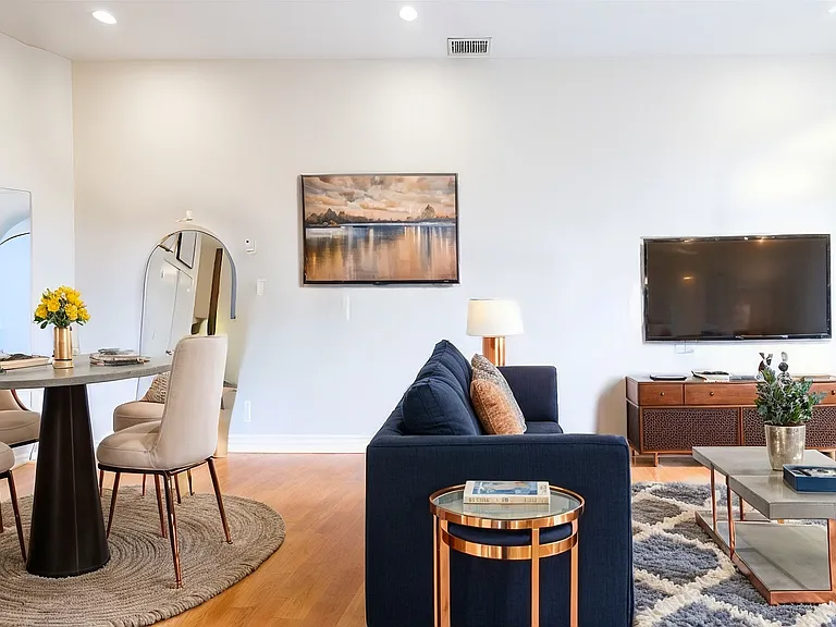 460 Harrison Ave #302 — Photo 5