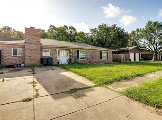 112 Roundtree Dr, Crowley, TX 76036
