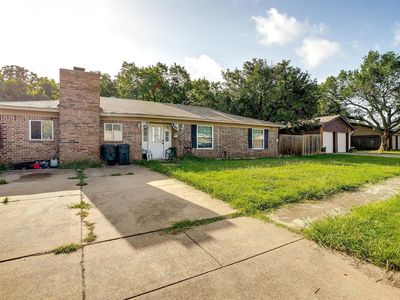 112 Roundtree Dr, Crowley, TX, 76036