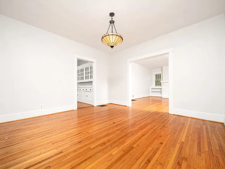 1710 Gale Ln — Photo 7