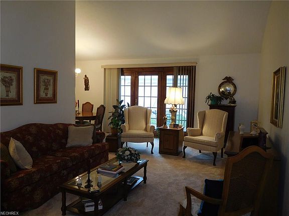 3rd image of 26413 Redwood Dr
