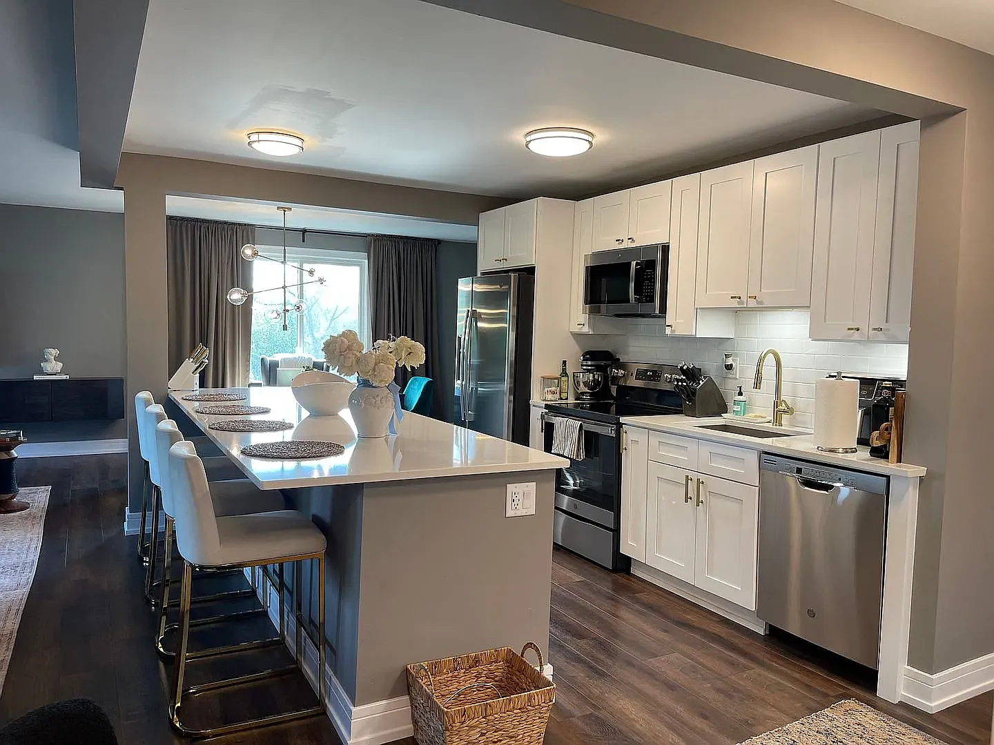 2 bed, 1250 sqft, $2,250 — Photo 3