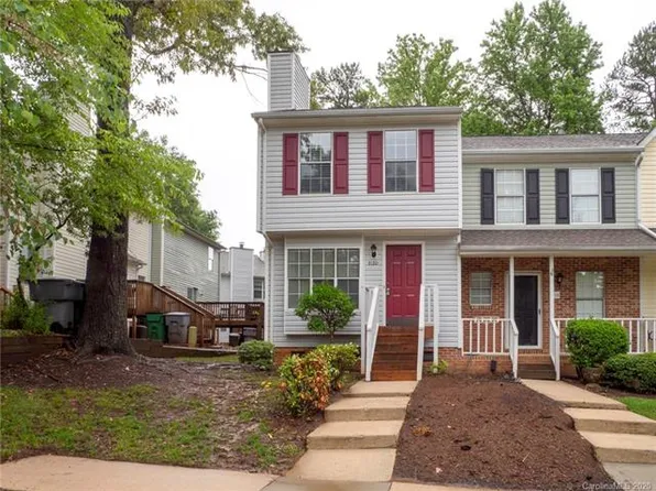 8120 Circle Tree Ln, Charlotte, NC 28277