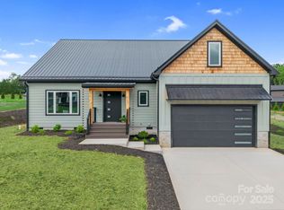 117 Scott Meadows Dr, Asheville, NC 28806