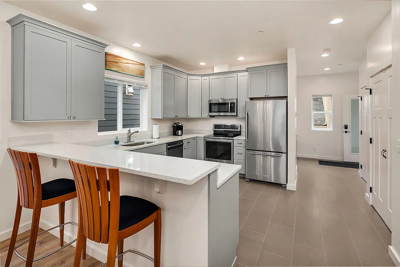 5424 Delridge Way SW — Photo 3