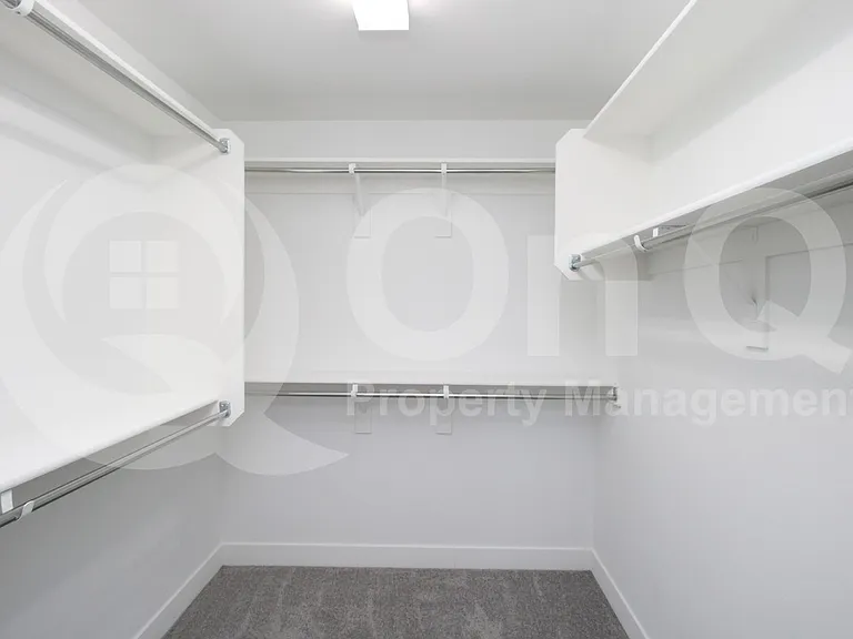 11818 S 54th Ln — Photo 23