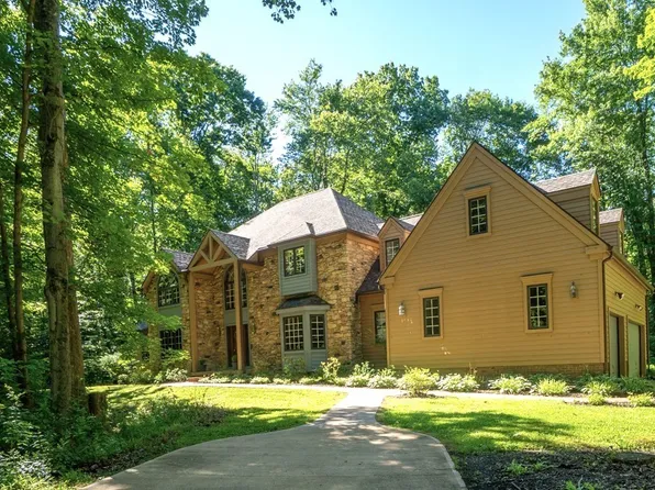 8215 Whispering Pines Dr, Novelty, OH 44072