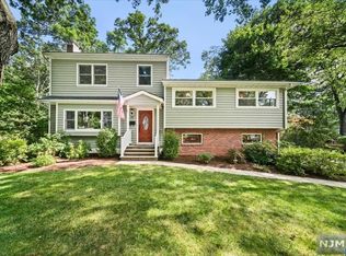 15 Island Park Ave, Ramsey, NJ 07446