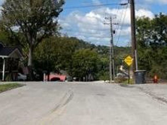 Exterior Neighborhood (street photo)