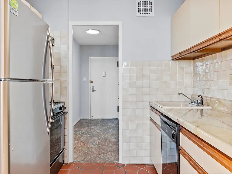 6040 Boulevard East #14F — Photo 10