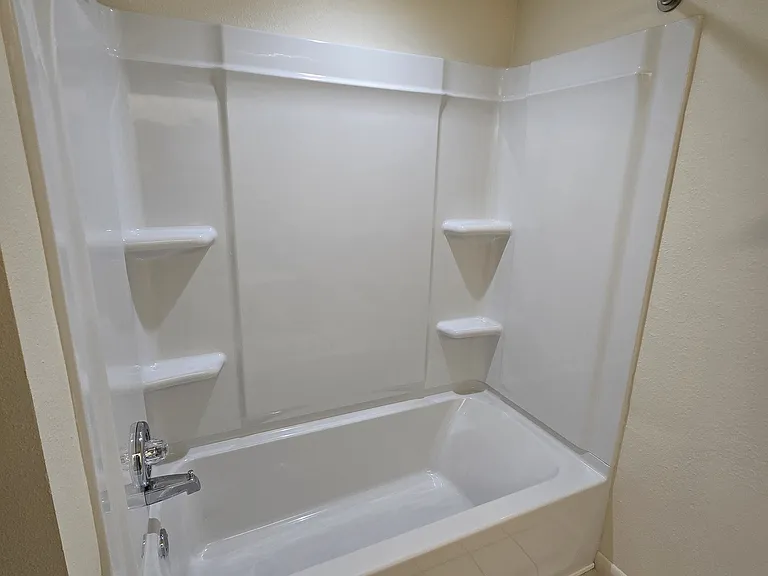 Glenncove Apartment Townhomes — Photo 35