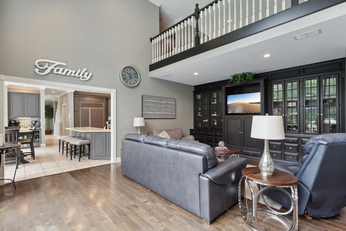 Woodland Dr-012.jpg