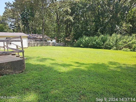 3rd image of 5601 Caroline Dr