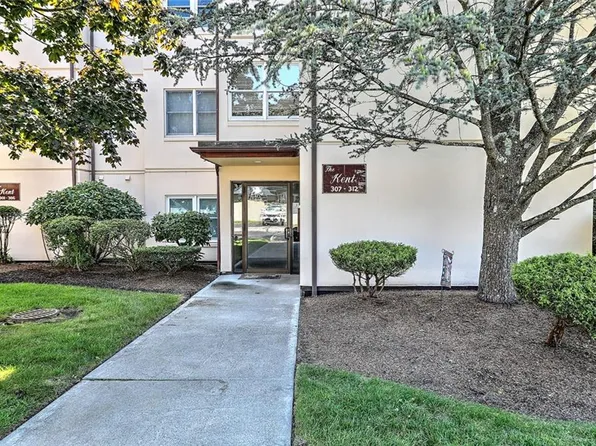 185 Manville Hill Rd APT 312, Cumberland, RI 02864